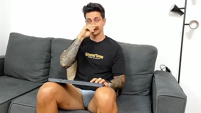 Snapshot of JeanBroc chatting on September 14, 2025, 8:53 pm JeanBroc online show from September 14, 2025, 8:53 pm