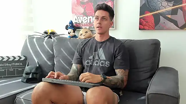 Snapshot of JeanBroc chatting on November 8, 2025, 8:01 pm JeanBroc online show from November 8, 2025, 8:01 pm