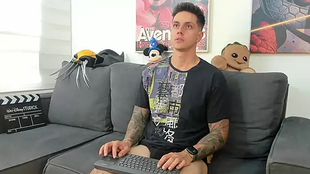 Snapshot of JeanBroc chatting on December 18, 2025, 7:50 pm JeanBroc online show from December 18, 2025, 7:50 pm