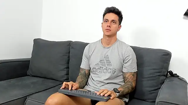 Snapshot of JeanBroc chatting on October 9, 2025, 8:42 pm JeanBroc online show from October 9, 2025, 8:42 pm