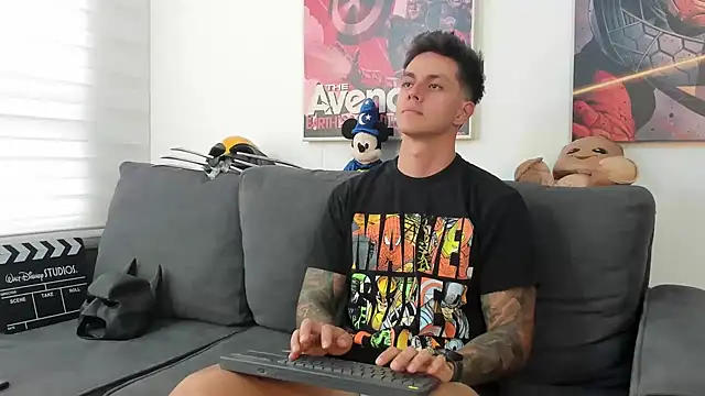 Snapshot of JeanBroc chatting on November 30, 2025, 7:58 pm JeanBroc online show from November 30, 2025, 7:58 pm