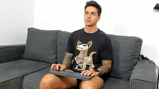 Snapshot of JeanBroc chatting on October 10, 2025, 8:31 pm JeanBroc online show from October 10, 2025, 8:31 pm