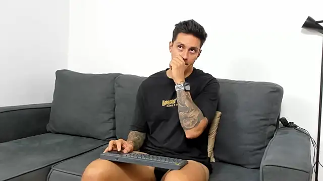 Snapshot of JeanBroc chatting on October 11, 2025, 8:32 pm JeanBroc online show from October 11, 2025, 8:32 pm