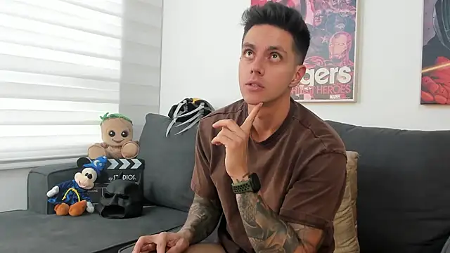 Snapshot of JeanBroc chatting on February 10, 2026, 7:24 pm JeanBroc online show from February 10, 2026, 7:24 pm