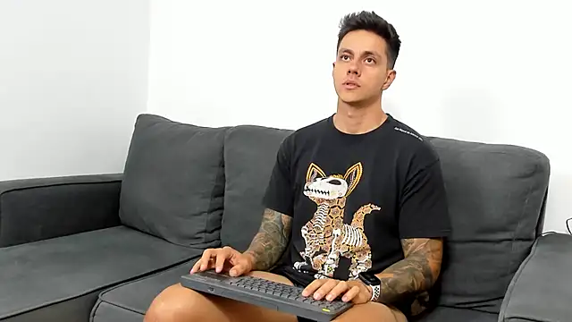 Snapshot of JeanBroc chatting on September 26, 2025, 8:38 pm JeanBroc online show from September 26, 2025, 8:38 pm