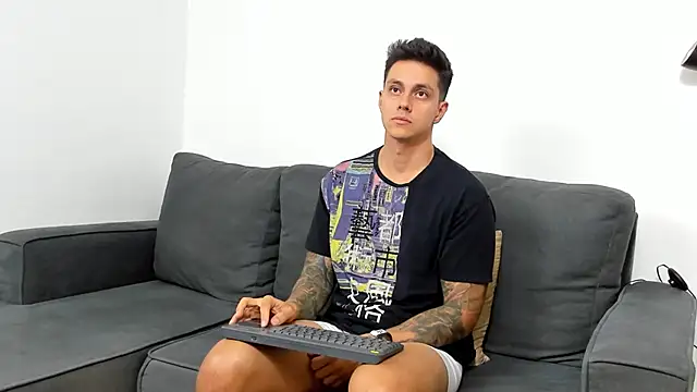 Snapshot of JeanBroc chatting on September 28, 2025, 8:38 pm JeanBroc online show from September 28, 2025, 8:38 pm