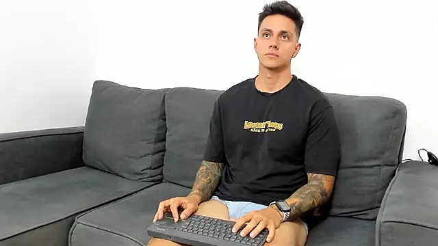 Snapshot of JeanBroc chatting on September 19, 2025, 8:46 pm JeanBroc online show from September 19, 2025, 8:46 pm