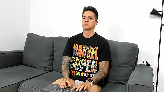 Snapshot of JeanBroc chatting on September 30, 2025, 8:37 pm JeanBroc online show from September 30, 2025, 8:37 pm