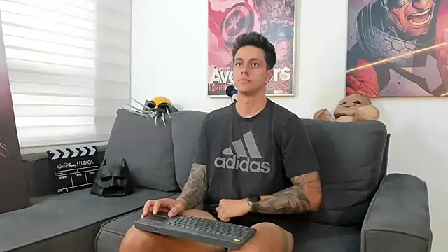 Snapshot of JeanBroc chatting on December 15, 2025, 7:52 pm JeanBroc online show from December 15, 2025, 7:52 pm