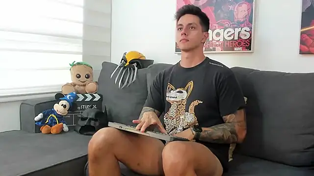 Snapshot of JeanBroc chatting on February 19, 2026, 7:33 pm JeanBroc online show from February 19, 2026, 7:33 pm