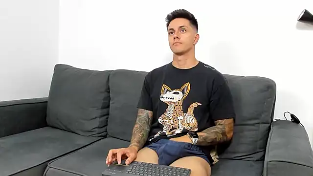 Snapshot of JeanBroc chatting on September 18, 2025, 8:45 pm JeanBroc online show from September 18, 2025, 8:45 pm