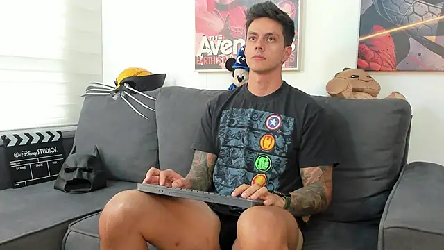 Snapshot of JeanBroc chatting on November 25, 2025, 7:58 pm JeanBroc online show from November 25, 2025, 7:58 pm