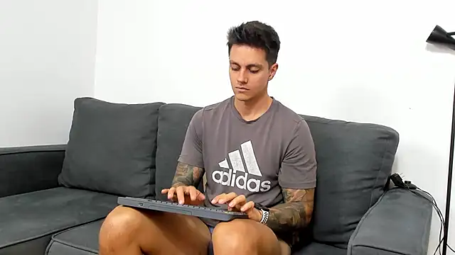 Snapshot of JeanBroc chatting on October 6, 2025, 8:42 pm JeanBroc online show from October 6, 2025, 8:42 pm