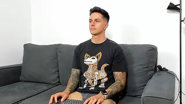 Snapshot of JeanBroc chatting on October 16, 2025, 8:17 pm JeanBroc online show from October 16, 2025, 8:17 pm