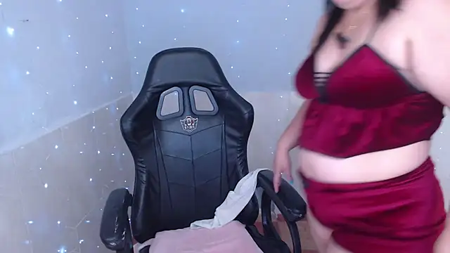 kiara scottt online show from February 17, 2025, 8:41 am