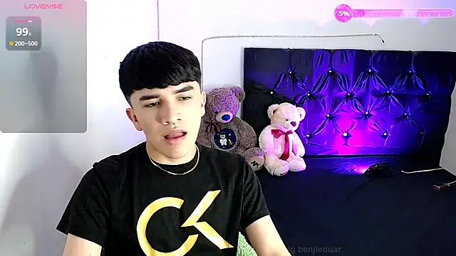 benji hoter online show from October 1, 2025, 10:35 pm