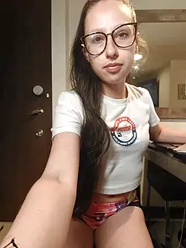 Snapshot of milena_23x chatting on March 20, 2025, 2:51 am milena 23x online show from March 20, 2025, 2:51 am