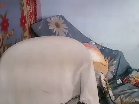 Snapshot of Katerine43 chatting on December 19, 2025, 12:18 pm Katerine43 online show from December 19, 2025, 12:18 pm