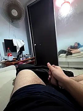 Chneor28 online show from April 19, 2026, 3:40 am