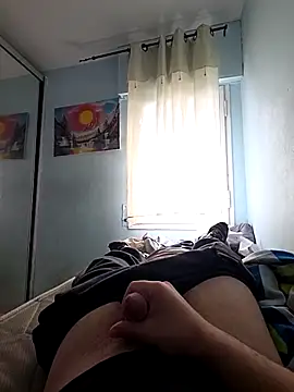 Snapshot of Chneor28 chatting on February 2, 2026, 10:03 am Chneor28 online show from February 2, 2026, 10:03 am