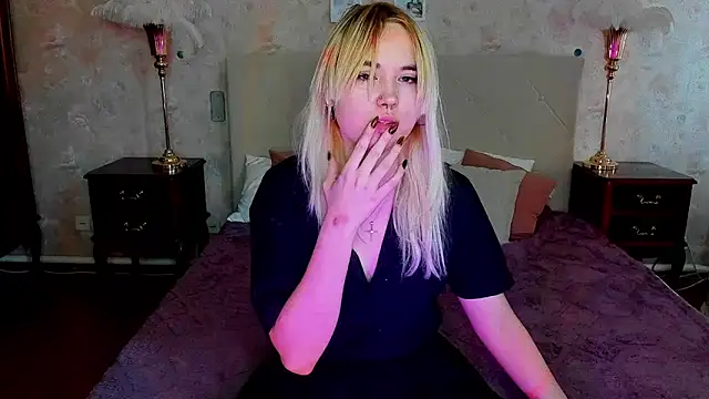 Iriska mini online show from September 14, 2025, 7:31 am