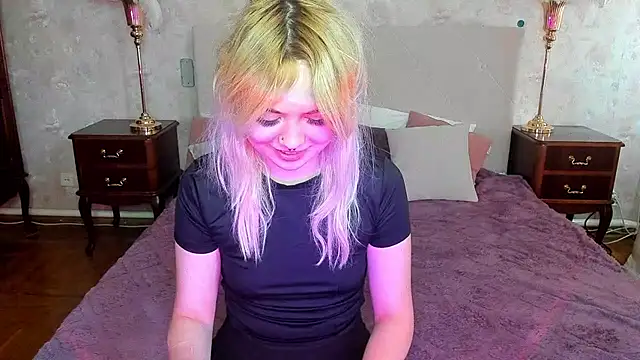 Iriska mini online show from September 9, 2025, 7:51 am