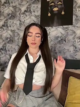 Snapshot of EmmaRosalie chatting on February 26, 2025, 7:53 pm EmmaRosalie online show from February 26, 2025, 7:53 pm