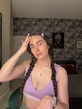 Snapshot of EmmaRosalie chatting on March 15, 2025, 9:05 pm EmmaRosalie online show from March 15, 2025, 9:05 pm