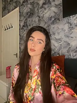 Snapshot of EmmaRosalie chatting on February 7, 2025, 9:48 pm EmmaRosalie online show from February 7, 2025, 9:48 pm