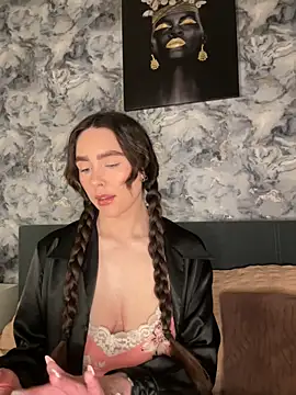 Snapshot of EmmaRosalie chatting on March 14, 2025, 9:21 pm EmmaRosalie online show from March 14, 2025, 9:21 pm