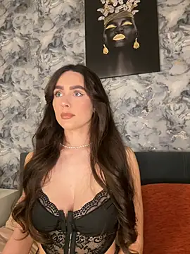 Snapshot of EmmaRosalie chatting on February 18, 2025, 8:58 pm EmmaRosalie online show from February 18, 2025, 8:58 pm