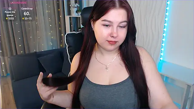 EffyEvansy online show from February 6, 2025, 10:25 am