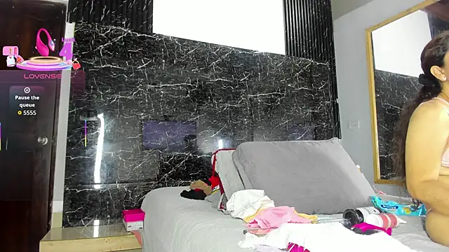 Snapshot of Yaya____11 chatting on December 4, 2025, 4:33 am Yaya 11 online show from December 4, 2025, 4:33 am