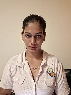 Garima G online show from April 13, 2026, 4:55 pm