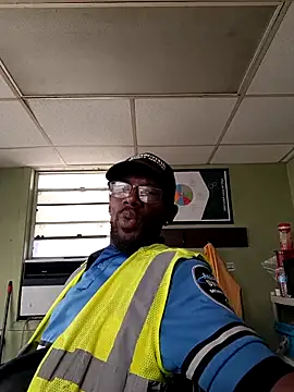 Snapshot of Txdarkmeat74 chatting on April 1, 2026, 5:32 pm Txdarkmeat74 online show from April 1, 2026, 5:32 pm