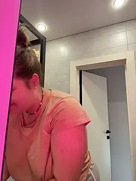 SuzieMurray online show from November 16, 2025, 8:19 am