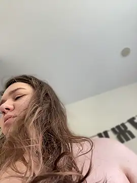 SuzieMurray online show from May 11, 2026, 8:27 am