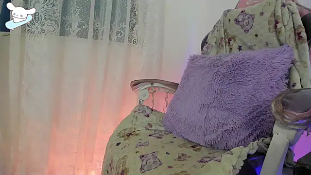 Snapshot of AlexaFoxy18 chatting on October 15, 2025, 6:11 am AlexaFoxy18 online show from October 15, 2025, 6:11 am