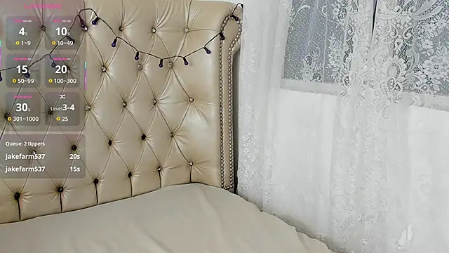 Snapshot of AlexaFoxy18 chatting on October 8, 2025, 6:04 am AlexaFoxy18 online show from October 8, 2025, 6:04 am