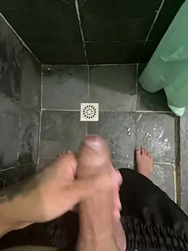 Snapshot of gzn01 chatting on March 5, 2025, 4:02 am gzn01 online show from March 5, 2025, 4:02 am