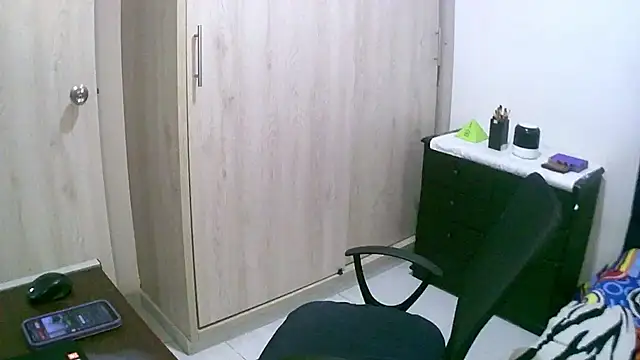 sexy diamante  online show from September 29, 2025, 10:48 pm