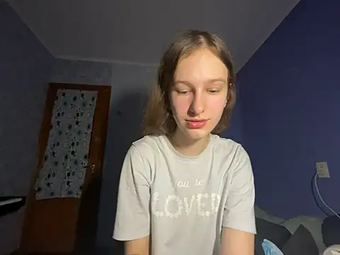 Snapshot of Eva_Angel3 chatting on March 18, 2025, 5:33 pm Eva Angel3 online show from March 18, 2025, 5:33 pm