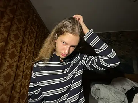 Snapshot of Eva_Angel3 chatting on October 4, 2025, 4:30 pm Eva Angel3 online show from October 4, 2025, 4:30 pm