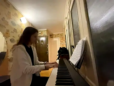 Snapshot of Eva_Angel3 chatting on October 1, 2025, 5:39 pm Eva Angel3 online show from October 1, 2025, 5:39 pm