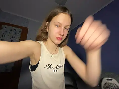 Snapshot of Eva_Angel3 chatting on February 20, 2025, 5:20 pm Eva Angel3 online show from February 20, 2025, 5:20 pm