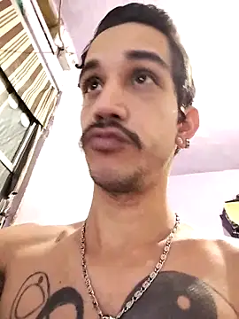 gatobranco001 online show from February 28, 2025, 11:01 pm