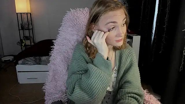 ReddHotPipper online show from November 28, 2025, 3:17 am