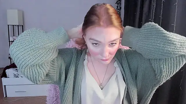 ReddHotPipper online show from October 9, 2025, 1:17 am