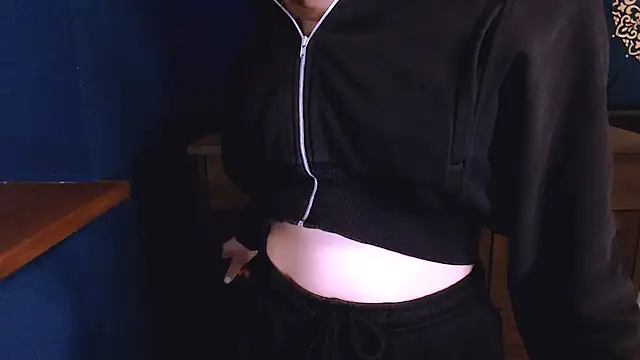 MissOliviaa  online show from November 6, 2025, 2:21 pm