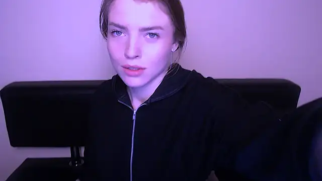 Snapshot of MissOliviaa_ chatting on February 2, 2025, 1:30 pm MissOliviaa online show from February 2, 2025, 1:30 pm